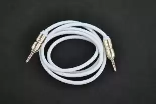 Аудіо кабель 3,5mm / 3,5mm AUX 3pin Premium Рептилія (силикон.обплетка, метал. коннект, тих.пакет) White